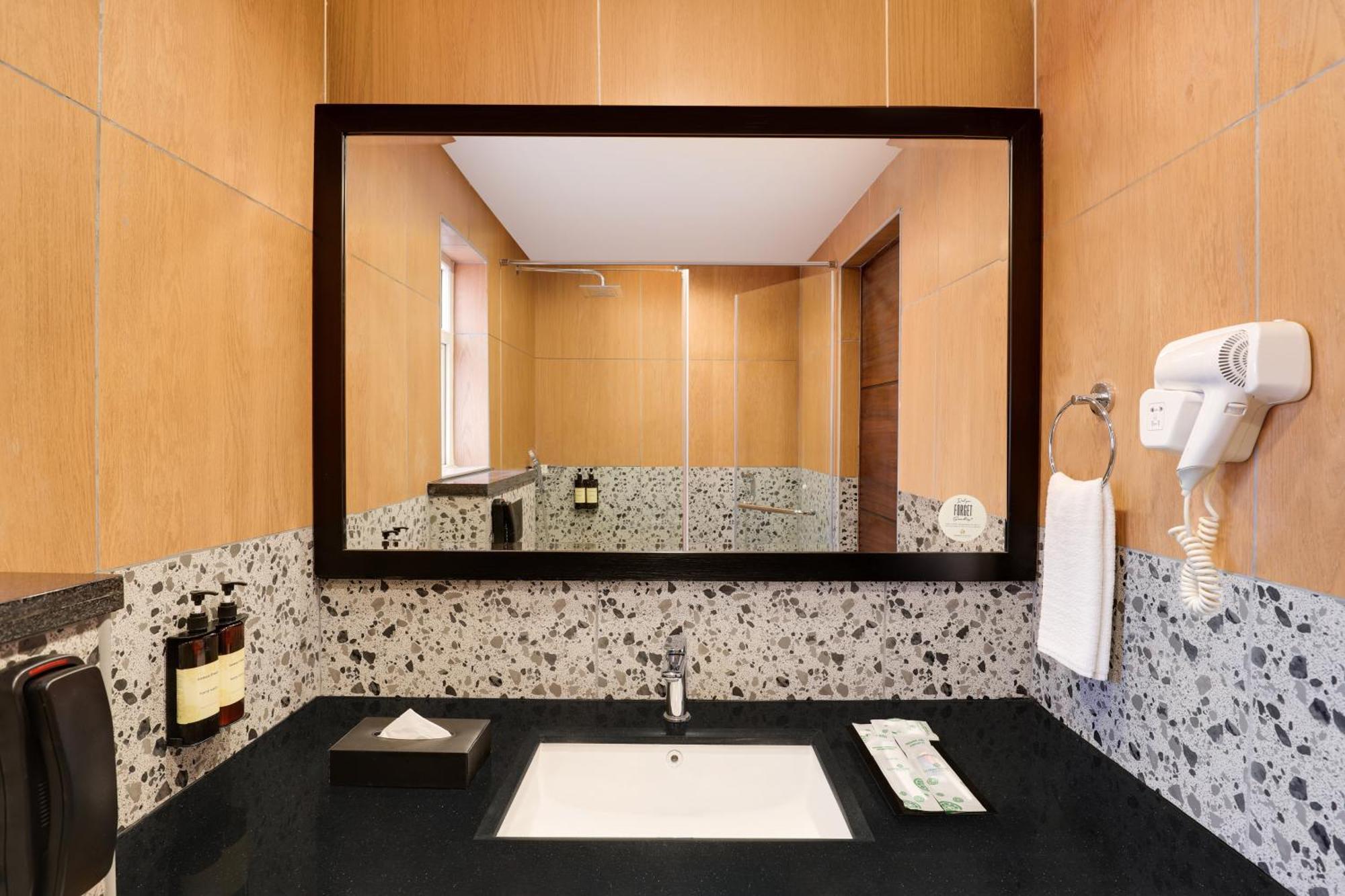 Lemon Tree Suites, Whitefield, Bengaluru Εξωτερικό φωτογραφία